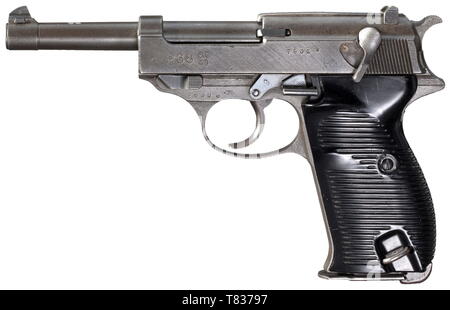 Mauser P 38 mit FN Folie 'ac 43', phosphatiert Cal. 9 mm Parabellum, nein. 7632 e. Übereinstimmende Nummern. Spiegel - wie der Bohrung. Produktion ca. März 1945. Akzeptanzzeichen eagle/WaA 135 auf großen Teilen. Schieben Sie bereits codiert" AC 43' für Walther, auf der rechten Seite zusätzliche Sternchen. FN Lieferung aus dem besetzten Belgien Mauser statt Walther, um Ihre materielle Mängel der letzten Monate zu erleichtern. Trigger und Sicherheit mit Akzeptanzzeichen eagle/359 als Teile von Walther. Die komplette original, hellgrau Phosphatieren einschließlich Barrel, teilweise, Additional-Rights - Clearance-Info - Not-Available Stockfoto