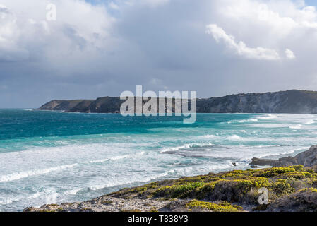 Wunderschöne Aussicht auf Pennington Bay auf einem sonnigen und windigen Tag, Kangaroo Island, Südaustralien Stockfoto