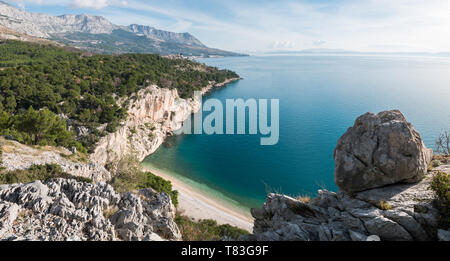 Panorama der malerischen Strand und Meer Landschaft an der Makarska Riviera Stockfoto
