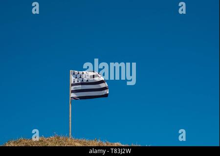 Frankreich, Finistere, Regionalen Naturpark von Armorica, Marine Naturpark von Iroise, die bretonische Flagge Stockfoto