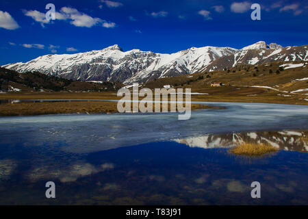 Fantastische Aussicht der Abruzzen Landschaft im Nationalpark des Gran Sasso und Monti della Laga Stockfoto
