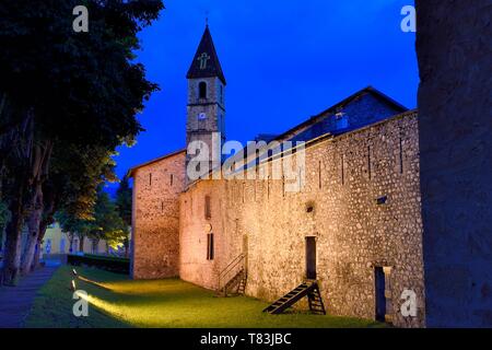 Frankreich, Alpes de Haute Provence, Parc National Du Mercantour (Nationalpark Mercantour) und Vallee du Haut Verdon, Seyne les Alpes von Vauban befestigt im späten 17. Jahrhundert, die äußere Wand- und St. Martin Kirche Stockfoto