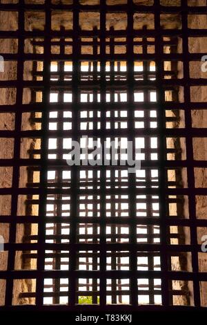 Frankreich, Alpes Maritimes, Lerins Inseln, Insel Sainte Marguerite, das Fort Royal von Vauban befestigt, das Gefängnis, Zelle der Mann in der eisernen Maske, drei Reihen von Bars am Fenster Stockfoto
