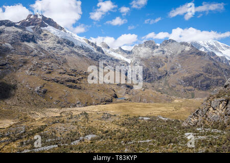 Herrliche Hochgebirgslandschaft des Laguna 69 Wanderung, Huascaran Nationalpark, Region Ancash, Peru Stockfoto