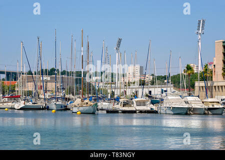 Hafen von Marseille in Frankreich, eine Gemeinde im Nordwesten von Marseille. Es ist Teil des Bouches-du-Rhône in der Region Provence-Alpes-Côte d'Azur Stockfoto