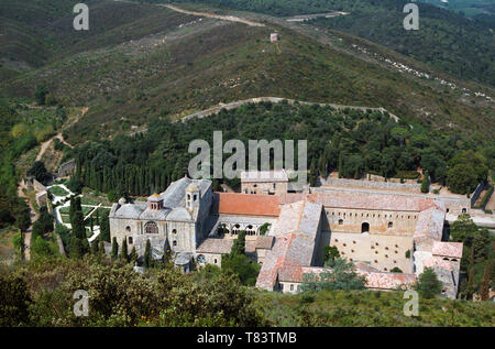 Blick über die Abbaye de Fontfroide, Aude, Frankreich Stockfoto