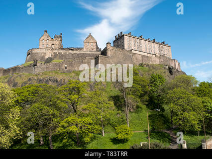 Blick auf die Burg von Edinburgh westlichen Verteidigung von Castle, Edinburgh. Stockfoto