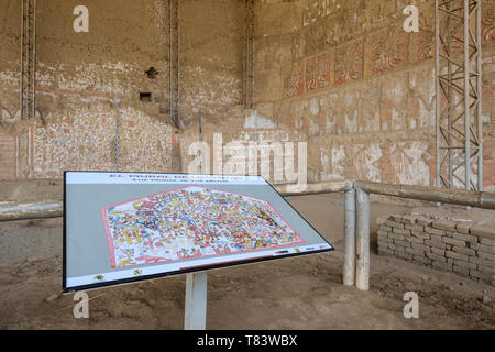 Wandbild der Mythen die Huaca des Mondes in der antiken Stadt Moche in der Nähe von modernes Trujillo in Peru Stockfoto