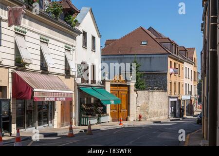 Frankreich, Yvelines, Andresy, Rue du General Leclerc Stockfoto