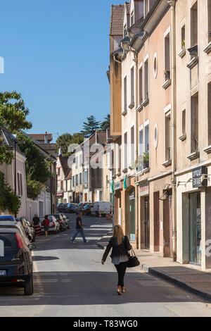 Frankreich, Yvelines, Andresy, Rue du General Leclerc Stockfoto