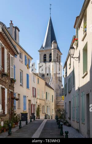 Frankreich, Yvelines, Andresy, Rue de l'Eglise Stockfoto