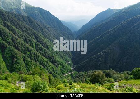 Georgia, Kakheti region, famous Alazani gorges and lace track for the Col d'Abano (2826m) which allows the passage in Touchetie Stockfoto