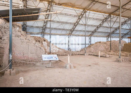 Die zeremoniellen Gehäuse in der Huaca des Mondes in der antiken Stadt Moche in der Nähe von modernes Trujillo in Peru Stockfoto