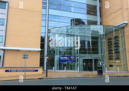 LEEDS, Großbritannien - 11 Juli, 2016: Leeds Beckett Universität in Großbritannien. Die Universität war die Leeds Polytechnic bekannt. Es ist eine öffentliche Hochschule mit 25,920 Stu Stockfoto