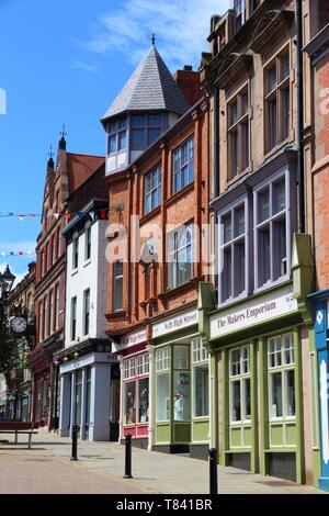 ROTHERHAM, Großbritannien - 10 JULI 2016: Street View in Rotherham, Großbritannien. Rotherham ist eine große Stadt in South Yorkshire mit einer Bevölkerung von 109,691 Menschen. Stockfoto