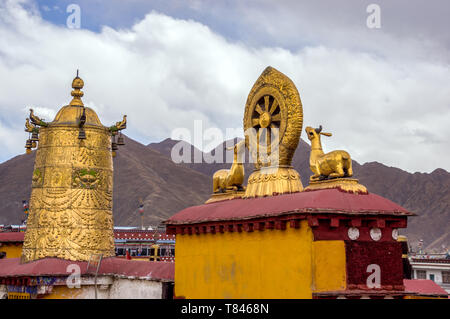 Dachterrasse Dharma Rad im Jokhang Tempel - Lhasa, Tibet Stockfoto