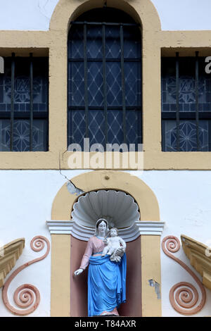 Vierge à l'Enfant. Eglise Notre-Dame de la Schlucht. Les Contamines-Montjoie. Stockfoto