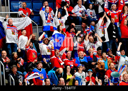 Bratislava, Slowakei. 10. Mai, 2019. Die tschechischen Fans in Aktion im Spiel Tschechien gegen Schweden bei der WM in Bratislava, Slowakei, 10. Mai 2019. Quelle: Vit Simanek/CTK Photo/Alamy leben Nachrichten Stockfoto