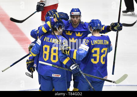 Bratislava, Slowakei. 10. Mai, 2019. Schweden Spieler feiern ein Ziel im Spiel Tschechien gegen Schweden bei der WM in Bratislava, Slowakei, 10. Mai 2019. Quelle: Vit Simanek/CTK Photo/Alamy leben Nachrichten Stockfoto