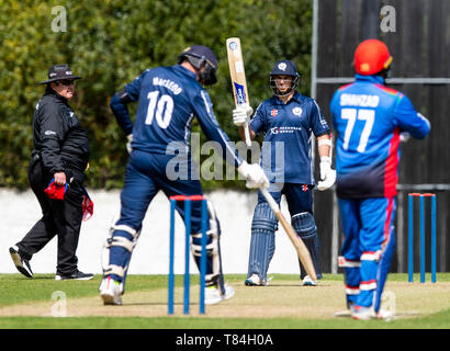 Das Grange, Edinburgh, Midlothian, Großbritannien. 10. Mai 2019. Schottland v Afghanistan ODI. Bild zeigt: Schottland Kapitän, Kyle Coetzer, erreicht 50 während des ersten Innings wie Schottland zu Afghanistan in einer eintägigen internationalen im The Grange, Edinburgh Credit: Ian Jacobs/Alamy Live News Stockfoto