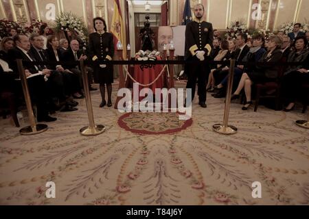 Madrid, Spanien. 10. Mai, 2019. Madrid, Spanien; 10/05/2019. Alfredo Pérez Rubalcaba (1952-2019) Madrid, Spanien, dass die Arbeit als Generalsekretär der PSOE und der Vizepräsident der Regierung war, auch ein Minister für Inneres und Bildung, diese starb Freitag, nachdem er einen Schlaganfall. Credit: Juan Carlos Rojas/Picture Alliance | Verwendung weltweit/dpa/Alamy leben Nachrichten Stockfoto