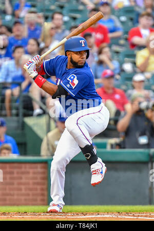 Mai 04, 2019: Texas Rangers shortstop Elvis Andrus #1 Während eine MLB Spiel zwischen den Toronto Blue Jays und der Texas Rangers bei Globe Life Park in Arlington, TX Texas besiegte Toronto 8-5 Albert Pena/CSM. Stockfoto