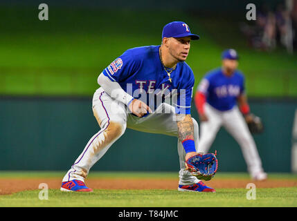 Mai 04, 2019: Texas Rangers dritter Basisspieler Asdrubal Cabrera #14 während ein MLB Spiel zwischen den Toronto Blue Jays und der Texas Rangers bei Globe Life Park in Arlington, TX Texas besiegte Toronto 8-5 Albert Pena/CSM. Stockfoto