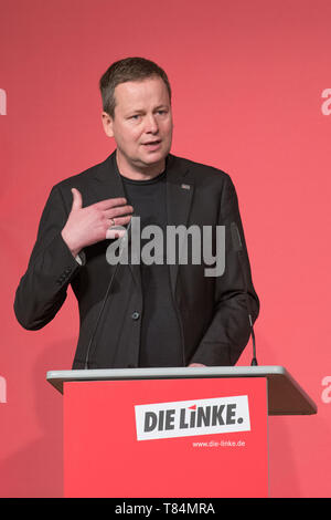 Berlin, Deutschland. 11. Mai, 2019. Klaus Lederer (Die Linke), kulturelle Senator in Berlin, spricht auf dem Parteitag seiner Partei. Quelle: Jörg Carstensen/dpa/Alamy leben Nachrichten Stockfoto