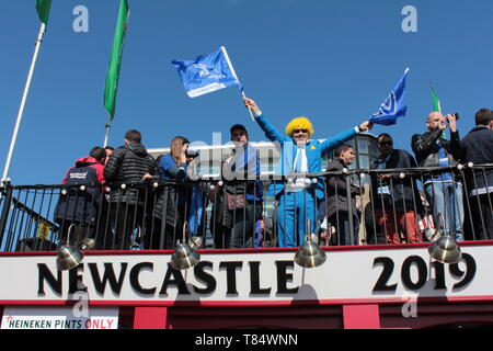 Newcastle upon Tyne, UK, 11. Mai, 2019. Leinster und Sarazenen Rugby Union Fans in Scharen zu St James' Park Für Heineken Champions Cup Final. Credit: DavidWhinham/Alamy leben Nachrichten Stockfoto