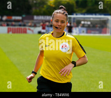 BOREHAMWOOD, Großbritannien - 11. Mai: Schiedsrichter Rebecca Welch während der Frauen Super League Spiel zwischen Arsenal und Manchester City FC Frauen an der Wiese Park Stadium, Langeweile Holz am 11. Mai 2019 in Peterborough, England Credit Aktion Foto Sport Stockfoto