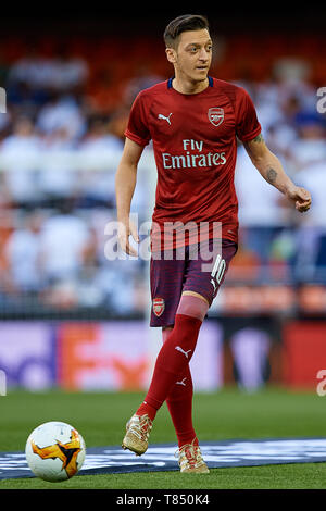 VALENCIA, Spanien - 09. Mai: Mesut Ozil von Arsenal an schaut vor dem UEFA Europa League Halbfinale Rückspiel Match zwischen Valencia und Arsenal im Estadio Mestalla am 09.Mai 2019 in Valencia in Spanien (Foto von David Aliaga/MB Medien) Stockfoto