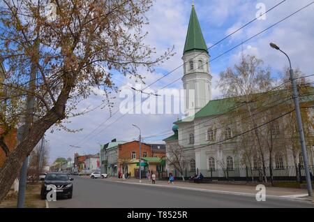 Orenburg, eine Stadt zwischen Europa und Asien am Ural in Russland: Moschee in der Innenstadt Stockfoto