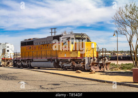 Barstow, CA/USA - 14. April 2019: Union Pacific Railroad motor Nummer 9950 am westlichen Nordamerika Railroad Museum am Barstow Harvey Hou entfernt Stockfoto