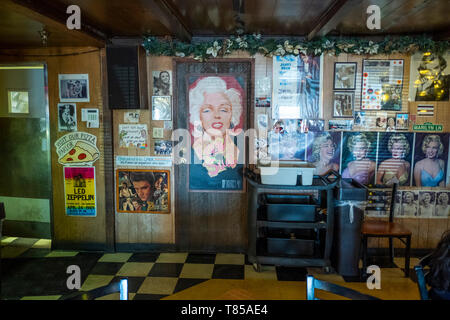 Peggy Sue 50's Diner, Yermo, Kalifornien Wüste, Vereinigte Staaten von Amerika Stockfoto