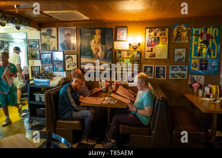 Peggy Sue 50's Diner, Yermo, Kalifornien Wüste, Vereinigte Staaten von Amerika Stockfoto