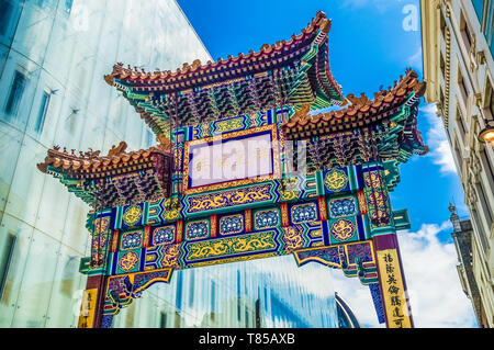 LONDON, GROSSBRITANNIEN, 16. SEPTEMBER 2018: Bogen von China Town. Stockfoto
