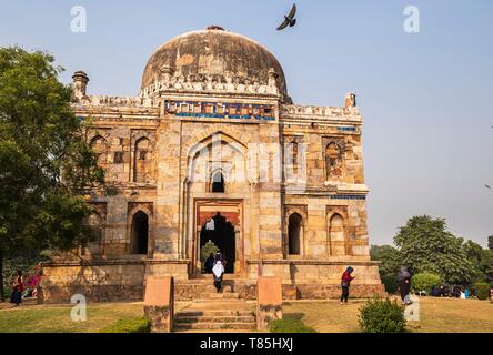 Indien, Neu-Delhi, Lodi (oder Lodhi) Gärten, Shish Gumbad oder Shisha Gumbad Grab, 15. Jahrhundert Stockfoto