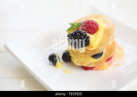 Mille Feuille von Beeren Stockfoto