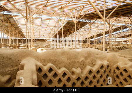 Chan Chan Archäologische Zone (PRÄKOLUMBIANISCHE Chimu-kultur) in der Nähe von Trujillo in Peru Stockfoto