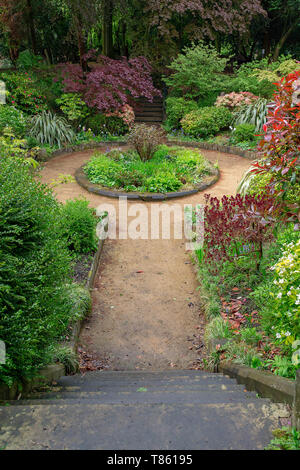 Reich verzierte Sunken Garden an denzell Haus und Gärten, Dunham Rd, Bowdon, Trafford, Greater Manchester Stockfoto