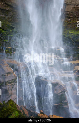 Detail der Gocta Wasserfall, Wasserfall 771 Meter (2.530 ft) hoch auf der Dschungel der Provinz Chachapoyas, Amazonas Region, Peru Stockfoto