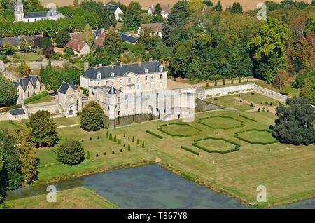 Frankreich, Loir et Cher, Loire-Tal, aufgeführt als UNESCO-Welterbe, Saint-Denis-Sur Loire-Schloss (Luftbild) Stockfoto