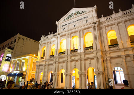 Macao, China - Apr 13,2018: historisches Gebäude in der Sonderverwaltungsregion Macau China, eine Menge Völker kommen hier täglich. Stockfoto