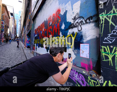 Die wandgemälde zur 'Ei Boy' wird Connolly, ein Ei auf Fraser's Manning Kopf zertrümmert wurde mit einer anti-Rassismus Nachricht ein paar Tage später gemalt. Stockfoto