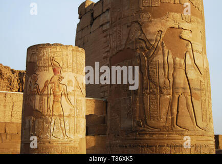 Antike Säulen von Kom Ombo Tempel, Ägypten Stockfoto