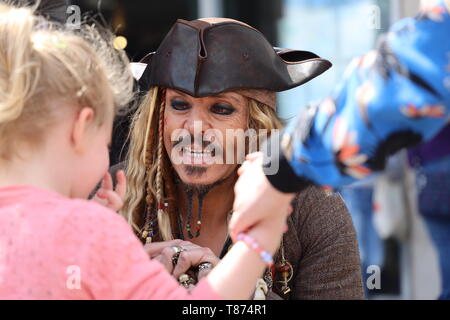 Plymouth, Großbritannien. 11. Mai 2019. Jonty Depp bei Plymouth Pirate Festival in Devon, Großbritannien. Credit: Julian Kemp/Alamy leben Nachrichten Stockfoto