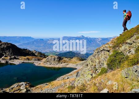 Frankreich, Isère, La Combe-de-Lancey, Aussicht auf Grenoble von Crozet See Stockfoto