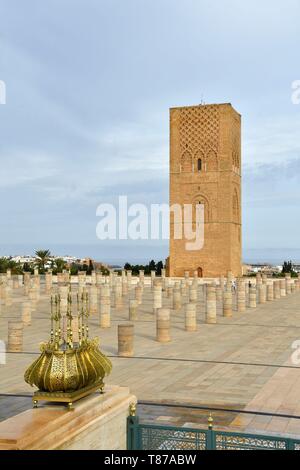 Marokko, Rabat, als Weltkulturerbe von der UNESCO, Vorplatz der Moschee von Yacoub el Mansour, der Hassan Turm Stockfoto