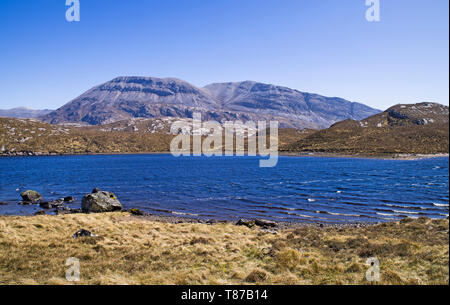 Arkle über Loch Stack gesehen, hellen, sonnigen Frühling Morgen, Sutherland, Schottisches Hochland, Großbritannien Stockfoto