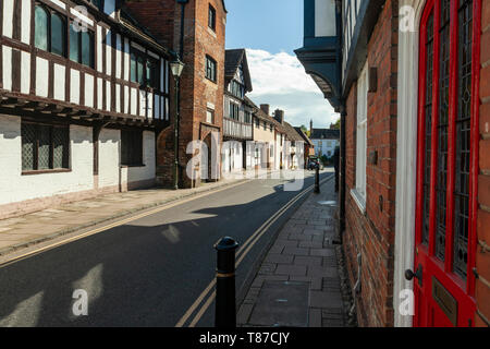 Frühling Nachmittag an der Church Street, Steyning, West Sussex. Stockfoto